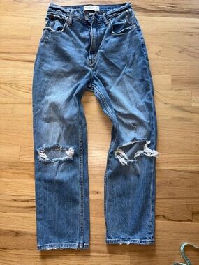 A&F The Ankle Straight Ultra High Rise distressed jeans